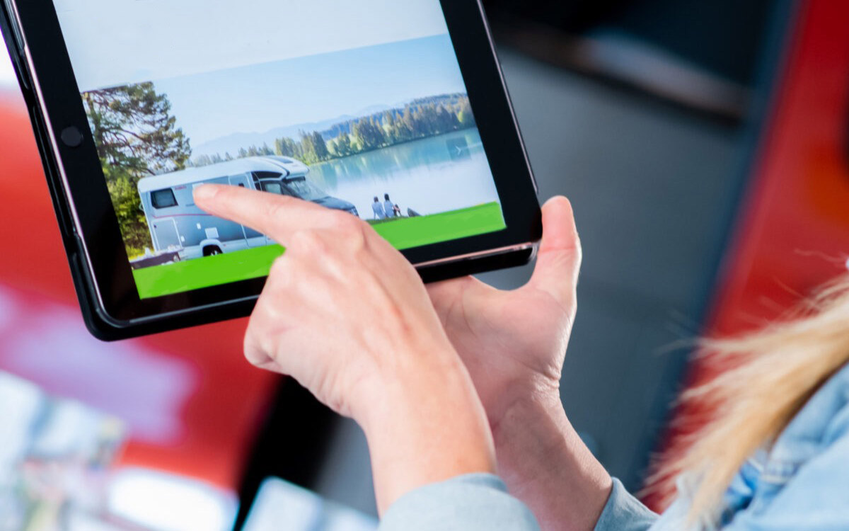 Übergabe der Fahrzeugschlüssel – Finanzierung und Versicherung fürs Wohnmobil